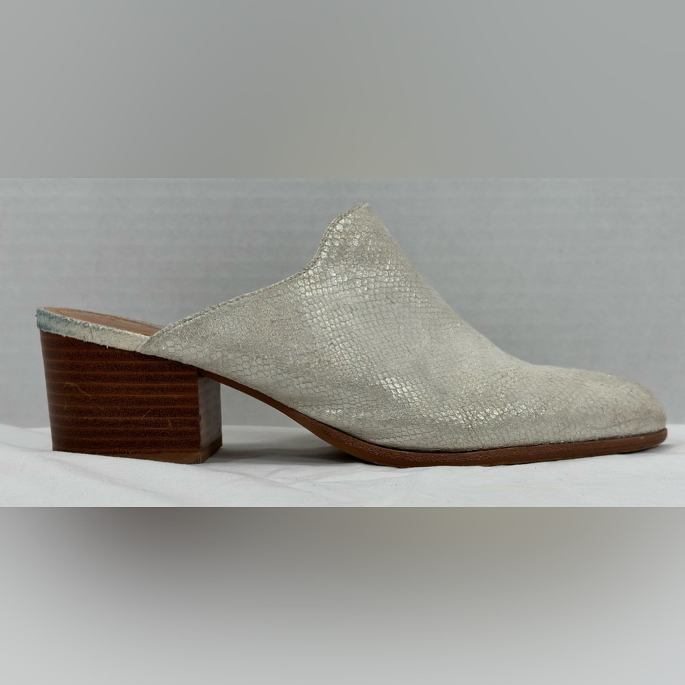 Mules - Picture 7 of 12